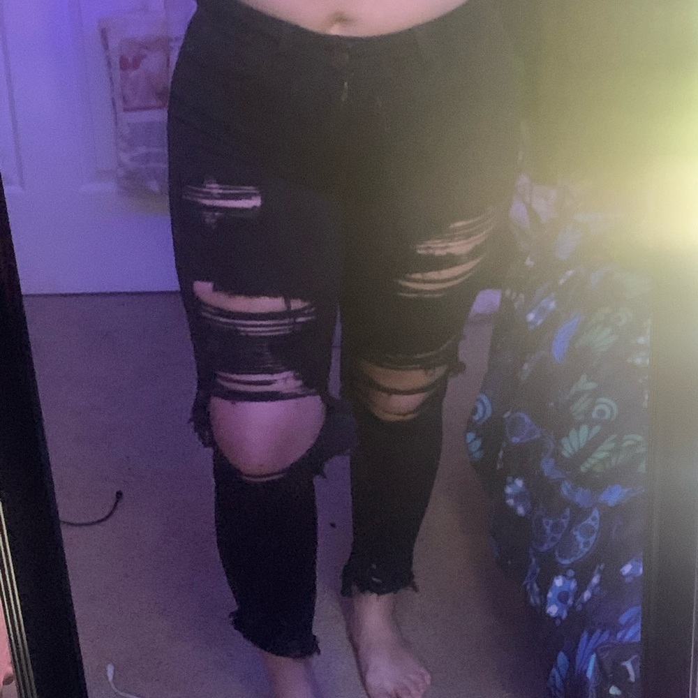 AE Destroyed Jeggings‼️LOWEST PRICE‼️